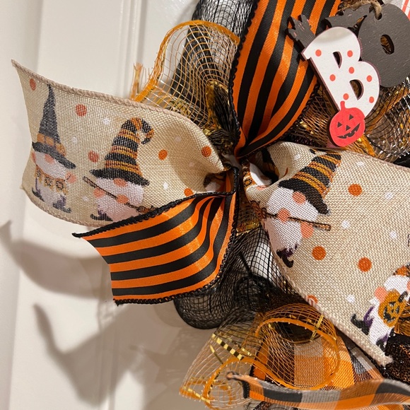 13 inch Halloween Ribbon Wreath Black White Gnome MW13 - Picture 7 of 13